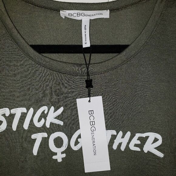 BCBGeneration Cropped Slogan T-Shirt Stick… - Picture 2 of 4